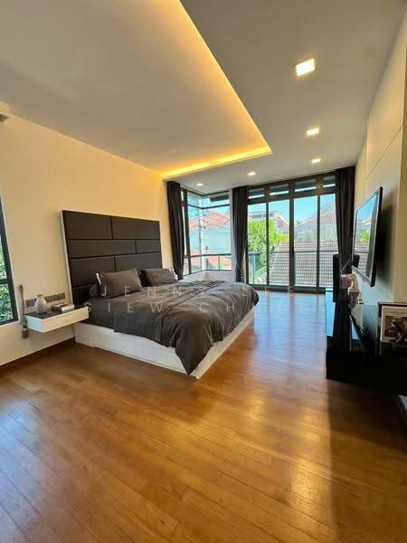 Serangoon Gardens, Hougang / Punggol / Sengkang, 5 Bedrooms, 4,332 sqft, Semi-Detached House For Rent, by Jenny Lee Siew Chuen, 500262990 - Bedroom - PropertyGuru.com.sg
