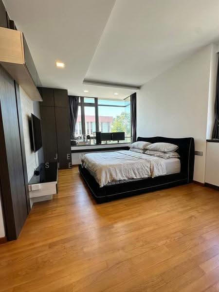 Serangoon Gardens, Hougang / Punggol / Sengkang, 5 Bedrooms, 4,332 sqft, Semi-Detached House For Rent, by Jenny Lee Siew Chuen, 500262990 - Bedroom - PropertyGuru.com.sg