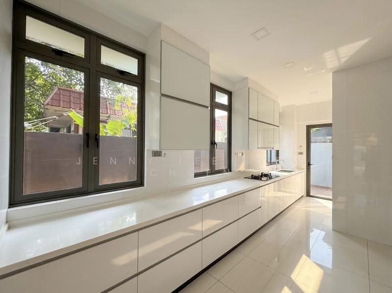 Serangoon Gardens, Berwick Drive, Hougang / Punggol / Sengkang, 5 Bedrooms, 4,332 sqft, Semi-Detached House For Rent, by Jenny Lee Siew Chuen, 500262990 - Kitchen (L1) - PropertyGuru.com.sg