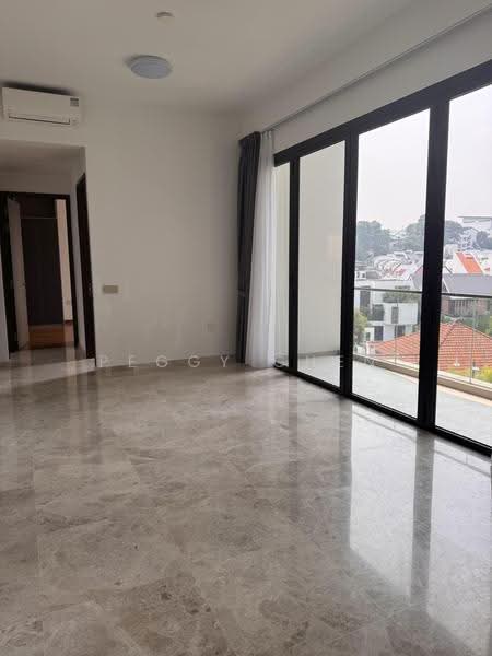 35 Gilstead, 35 Gilstead Road, Newton / Novena, 3 Bedrooms, 1,012 sqft, Condominium For Rent, by Peggy Chen, 500262992 - Living room with Balcony - PropertyGuru.com.sg