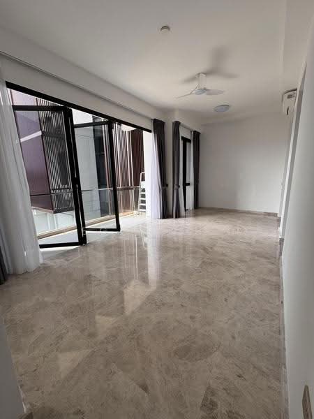 35 Gilstead, 35 Gilstead Road, Newton / Novena, 3 Bedrooms, 1,012 sqft, Condominium For Rent, by Peggy Chen, 500262992 - Living room with Balcony - PropertyGuru.com.sg