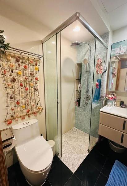 RV Edge, 2 Shanghai Road, Tanglin / Holland / Bukit Timah, 1 Bedroom, 377 sqft, Condominium For Sale, by Fong Siew Hong, 500262996 - Bathroom - PropertyGuru.com.sg