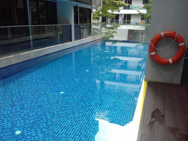 RV Edge, 2 Shanghai Road, Tanglin / Holland / Bukit Timah, 1 Bedroom, 377 sqft, Condominium For Sale, by Fong Siew Hong, 500262996 - Pool - PropertyGuru.com.sg