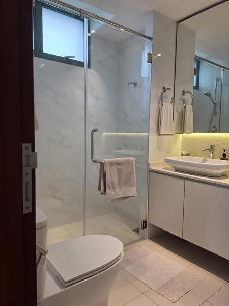 Signature Park, 46 Toh Tuck Road, Clementi Park / Upper Bukit Timah, 2 Bedrooms, 1,023 sqft, Condominium For Sale, by Jill Sim, 500262997 - Bathroom - PropertyGuru.com.sg