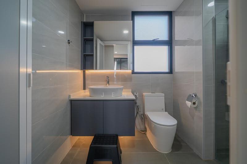 Westwood Residences EC, 188 Westwood Avenue, Boon Lay / Jurong / Tuas, 3 Bedrooms, 1,033 sqft, Condominium For Sale, by Jenn Tan, 500263006 - Master Bathroom - PropertyGuru.com.sg