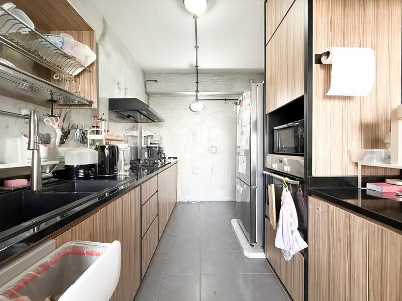 260C Punggol Way, 260C Punggol Way, Hougang / Punggol / Sengkang, 3 Bedrooms, 1,001 sqft, HDB Flat For Sale, by Priscilla Ong, 500263010 - Kitchen - PropertyGuru.com.sg