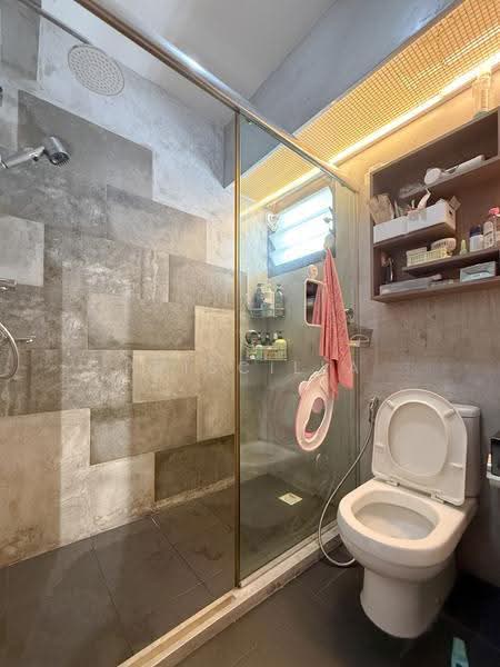 260C Punggol Way, 260C Punggol Way, Hougang / Punggol / Sengkang, 3 Bedrooms, 1,001 sqft, HDB Flat For Sale, by Priscilla Ong, 500263010 - Bathroom - PropertyGuru.com.sg