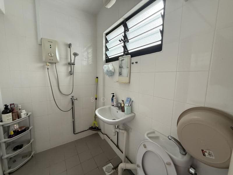 163 Bukit Batok Street 11, 163 Bukit Batok Street 11, Dairy Farm / Bukit Panjang / Choa Chu Kang, 3 Bedrooms, 1,130 sqft, HDB Flat For Sale, by Sofia Zhang, 500263011 - Bathroom - PropertyGuru.com.sg