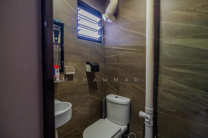 8 Teck Whye Avenue, 8 Teck Whye Avenue, Dairy Farm / Bukit Panjang / Choa Chu Kang, 3 Bedrooms, 990 sqft, HDB Flat For Sale, by Muhammad Rifqi, 500263024 - Bathroom - PropertyGuru.com.sg
