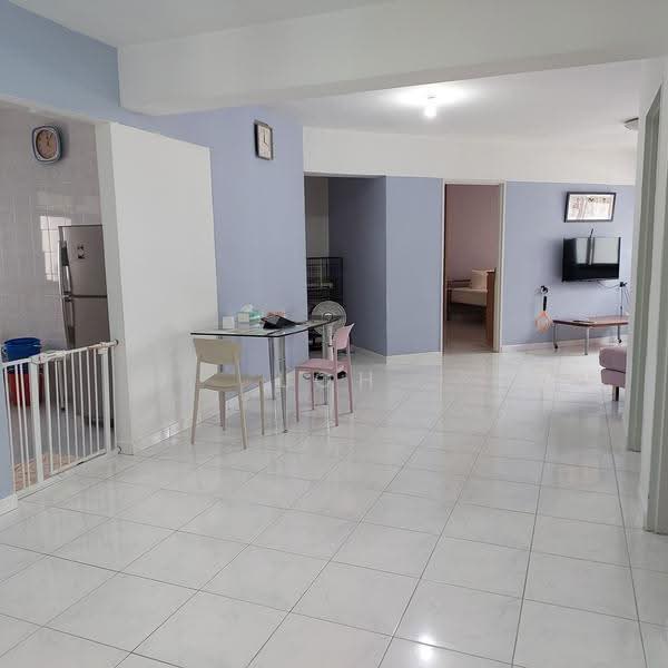 762 Bedok Reservoir View, 762 Bedok Reservoir View, Bedok / Upper East Coast, 3 Bedrooms, 1,206 sqft, HDB Flat For Sale, by Loh Yeow Meng, 500263028 - Living Room - PropertyGuru.com.sg