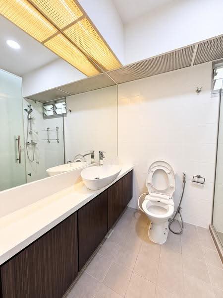 445 Yishun Avenue 11, 445 Yishun Avenue 11, Sembawang / Yishun, 3 Bedrooms, 990 sqft, HDB Flat For Sale, by Wendi Sim, 500263042 - Master Bathroom - PropertyGuru.com.sg