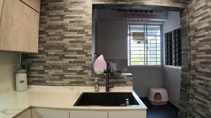 Carissa Park Condo, 2 Flora Drive, Changi Airport / Changi Village, 3 Bedrooms, 1,302 sqft, Condominium For Sale, by Riyadh Al-Solihin, 500263043 - Kitchen - PropertyGuru.com.sg