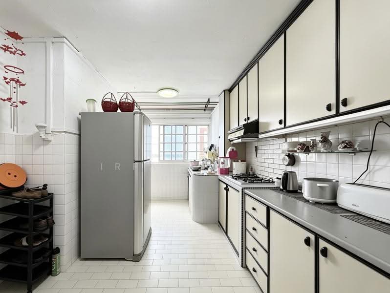 333 Bukit Batok Street 32, 333 Bukit Batok Street 32, Dairy Farm / Bukit Panjang / Choa Chu Kang, 2 Bedrooms, 688 sqft, HDB Flat For Sale, by Irfan Ramzi, 500263061 - Kitchen - PropertyGuru.com.sg