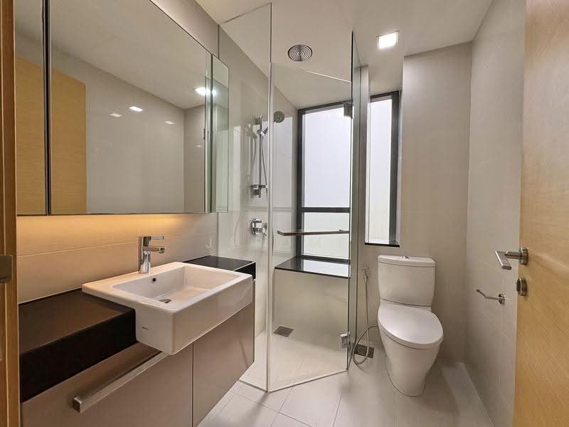Cityscape at Farrer Park, 101 Mergui Road, Farrer Park / Serangoon Rd, 2 Bedrooms, 990 sqft, Condominium For Sale, by Jerome Soh Wei Jie, 500263073 - Master Bathroom - PropertyGuru.com.sg