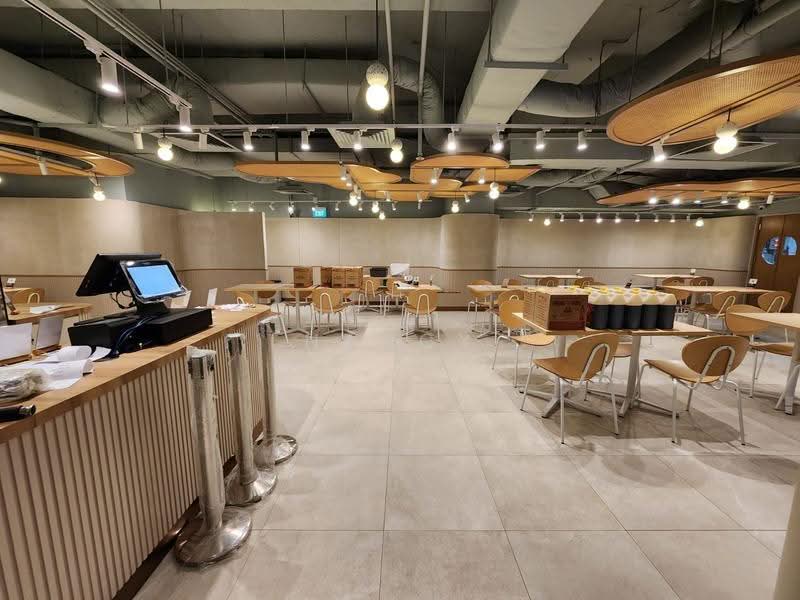 Lucky Plaza, 304 Orchard Road, Orchard / River Valley, 1,453 sqft, Food & Beverage For Rent, by Nancy Tey, 500263088 - Interior - CommercialGuru.com.sg
