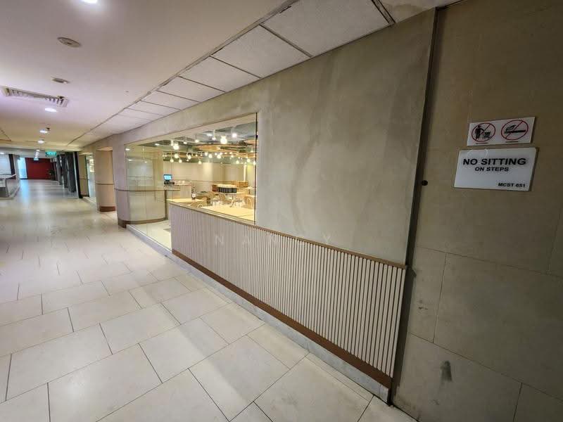 Lucky Plaza, 304 Orchard Road, Orchard / River Valley, 1,453 sqft, Food & Beverage For Rent, by Nancy Tey, 500263088 - Corridor - CommercialGuru.com.sg