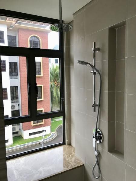 Sundance Suites, 12 Duku Place, East Coast / Marine Parade, Studio, 323 sqft, Condominium For Rent, by Joycelyn Tan, 500263093 - Bathroom- Shower Area - PropertyGuru.com.sg
