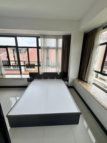 Sundance Suites, 12 Duku Place, East Coast / Marine Parade, Studio, 323 sqft, Condominium For Rent, by Joycelyn Tan, 500263093 - Queen Size Bed Frame - PropertyGuru.com.sg