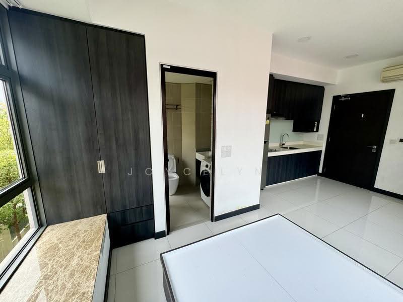 Sundance Suites, 12 Duku Place, East Coast / Marine Parade, Studio, 323 sqft, Condominium For Rent, by Joycelyn Tan, 500263093 - Open Concept Bedroom, Living, Kitchen - PropertyGuru.com.sg
