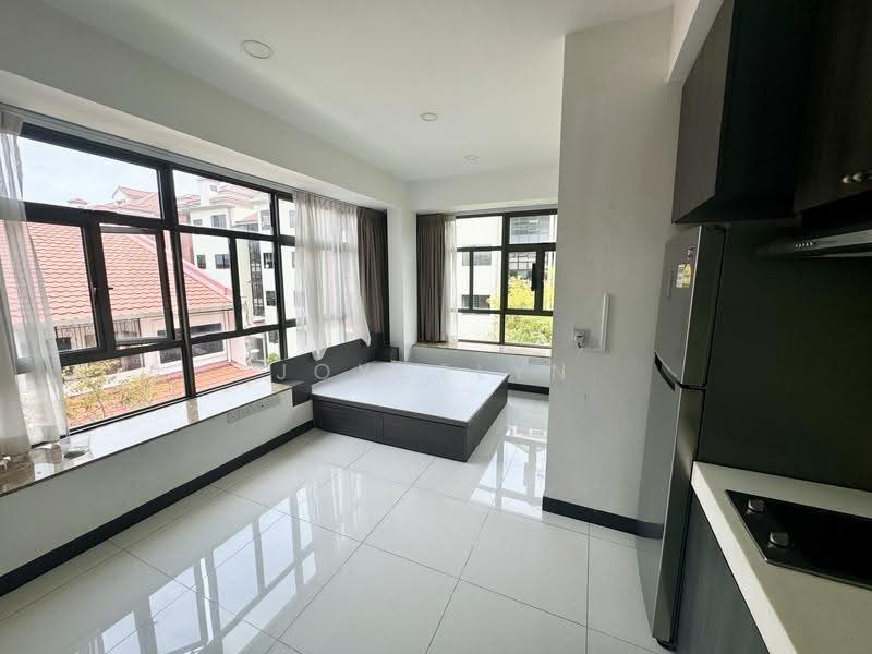 Sundance Suites, 12 Duku Place, East Coast / Marine Parade, Studio, 323 sqft, Condominium For Rent, by Joycelyn Tan, 500263093 - Open Concept Bedroom, Living, Kitchen - PropertyGuru.com.sg