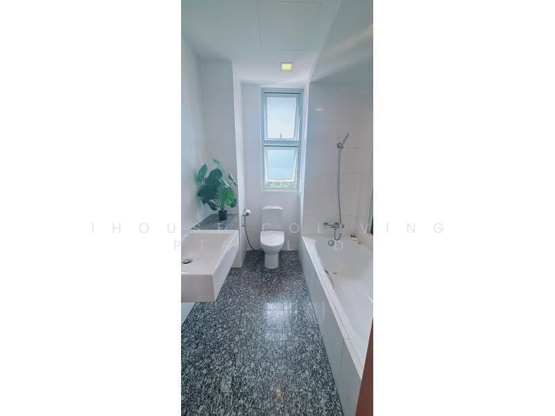 Visioncrest, 33 Oxley Rise, Orchard / River Valley, Room Rental, 100 sqft, Condominium For Rent, by ling, 500263115 - Bathroom - PropertyGuru.com.sg