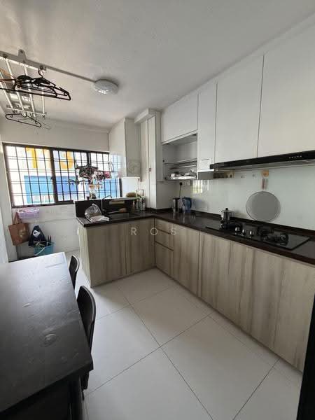 121 Bedok Reservoir Road, 121 Bedok Reservoir Road, Bedok / Upper East Coast, Room Rental, 150 sqft, HDB Flat For Rent, by Ros Salleh, 500263116 - Kitchen - PropertyGuru.com.sg
