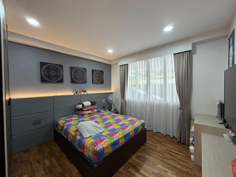 Classical Demi-D, Renovated with Good move-in condition, big regular land with wide frontage, Seletar Hills Estate - call 8130 3636 to view now!, Seletar / Yio Chu Kang, 6 Bedrooms, 5,000 sqft, Semi-Detached House For Sale, by Kim Yan 金燕, 500263128 - Bedroom - PropertyGuru.com.sg