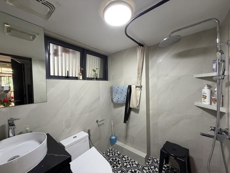 Classical Demi-D, Renovated with Good move-in condition, big regular land with wide frontage, Seletar Hills Estate - call 8130 3636 to view now!, Seletar / Yio Chu Kang, 6 Bedrooms, 5,000 sqft, Semi-Detached House For Sale, by Kim Yan 金燕, 500263128 - Bathroom - PropertyGuru.com.sg