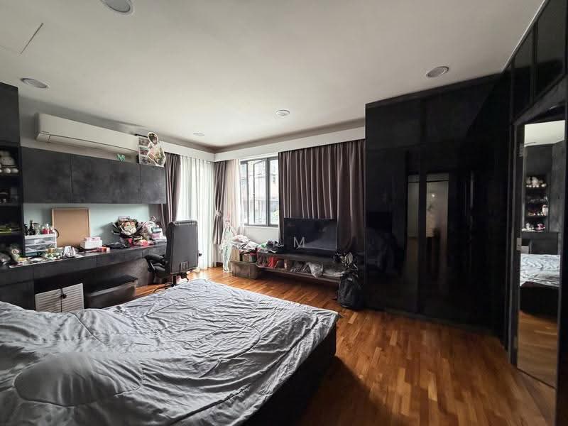 Classical Demi-D, Renovated with Good move-in condition, big regular land with wide frontage, Seletar Hills Estate - call 8130 3636 to view now!, Seletar / Yio Chu Kang, 6 Bedrooms, 5,000 sqft, Semi-Detached House For Sale, by Kim Yan 金燕, 500263128 - Bedroom - PropertyGuru.com.sg