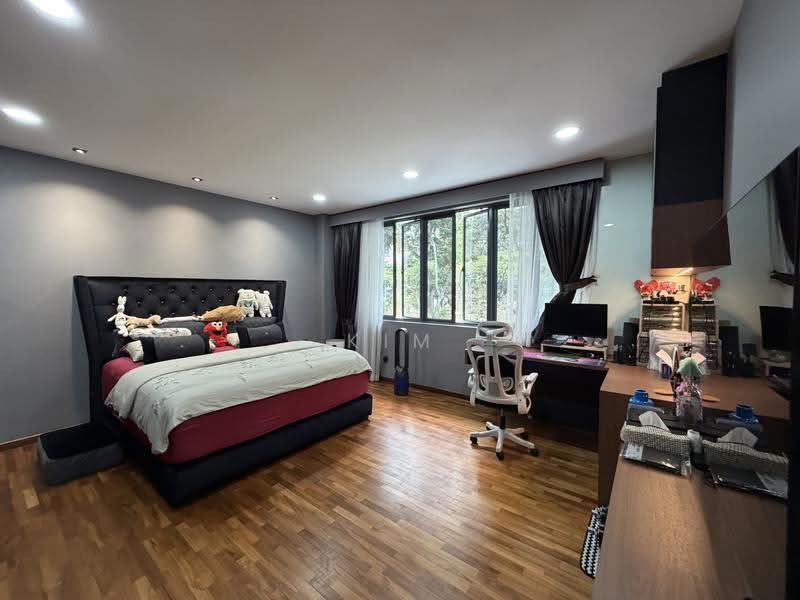 Classical Demi-D, Renovated with Good move-in condition, big regular land with wide frontage, Seletar Hills Estate - call 8130 3636 to view now!, Seletar / Yio Chu Kang, 6 Bedrooms, 5,000 sqft, Semi-Detached House For Sale, by Kim Yan 金燕, 500263128 - Bedroom - PropertyGuru.com.sg