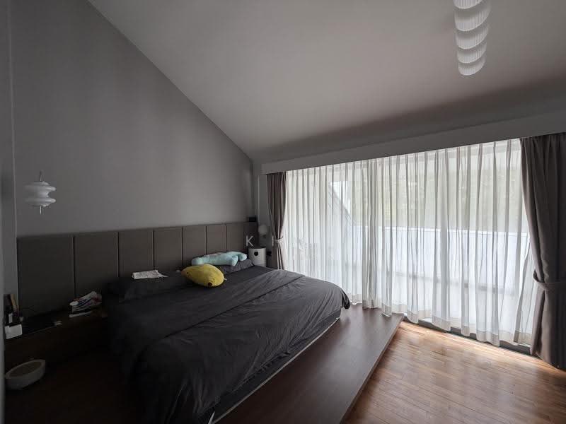 Classical Demi-D, Renovated with Good move-in condition, big regular land with wide frontage, Seletar Hills Estate - call 8130 3636 to view now!, Seletar / Yio Chu Kang, 6 Bedrooms, 5,000 sqft, Semi-Detached House For Sale, by Kim Yan 金燕, 500263128 - Bedroom - PropertyGuru.com.sg