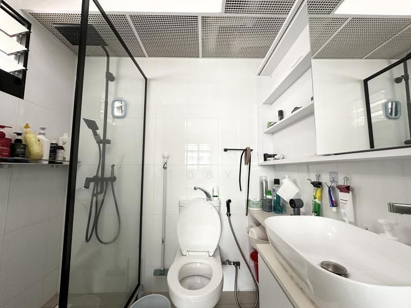 420D Northshore Drive, 420D Northshore Drive, Hougang / Punggol / Sengkang, 3 Bedrooms, 1,011 sqft, HDB Flat For Sale, by Toby Aw, 500263130 - Bathroom - PropertyGuru.com.sg
