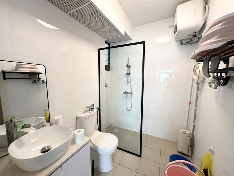 420D Northshore Drive, 420D Northshore Drive, Hougang / Punggol / Sengkang, 3 Bedrooms, 1,011 sqft, HDB Flat For Sale, by Toby Aw, 500263130 - Bathroom - PropertyGuru.com.sg