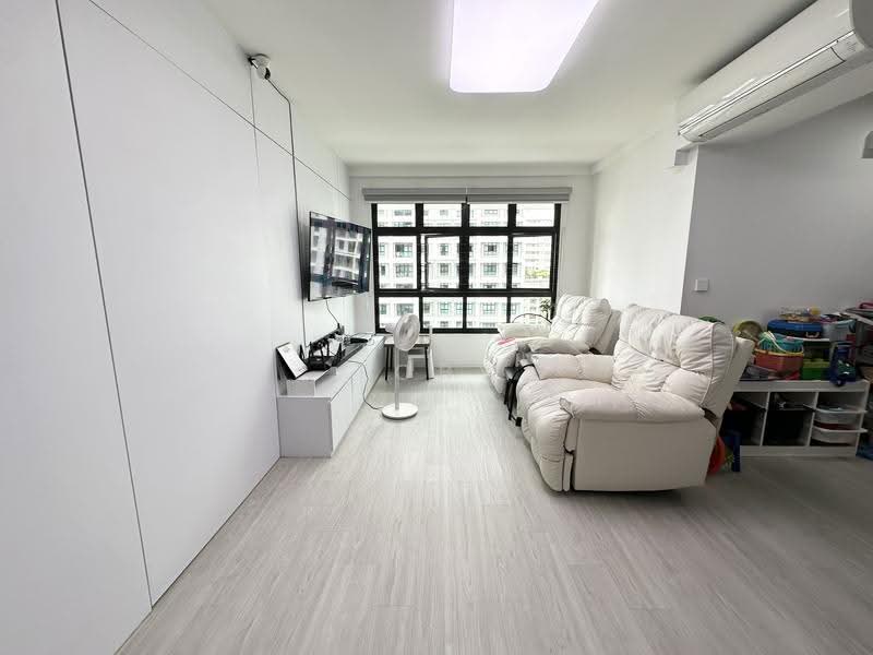 420D Northshore Drive, 420D Northshore Drive, Hougang / Punggol / Sengkang, 3 Bedrooms, 1,011 sqft, HDB Flat For Sale, by Toby Aw, 500263130 - Living Room - PropertyGuru.com.sg