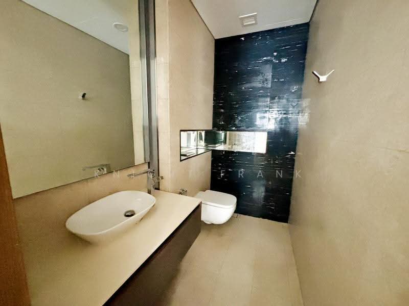 Gramercy Park, 57 Grange Road, Tanglin / Holland / Bukit Timah, 3 Bedrooms, 2,185 sqft, Condominium For Sale, by LORRAINE CHEW LUO LIN, 500263140 - Bathroom - PropertyGuru.com.sg