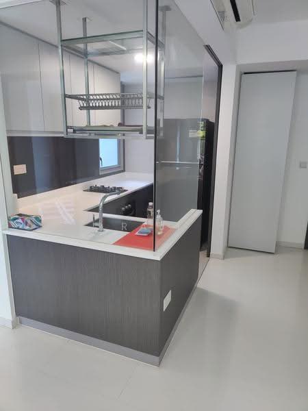 Q Bay Residences, 3 Tampines Street 86, Pasir Ris / Tampines, 2 Bedrooms, 796 sqft, Condominium For Rent, by Raji Kaur, 500263144 - Kitchen - PropertyGuru.com.sg