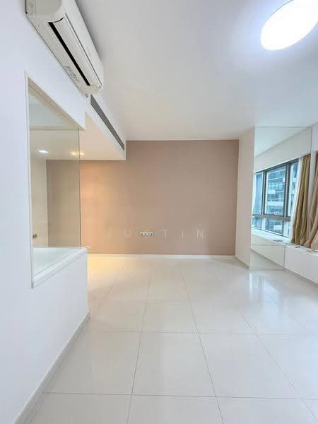 One Shenton, 1 Shenton Way, Boat Quay / Raffles Place / Marina, 1 Bedroom, 592 sqft, Condominium For Sale, by Justin Ng, 500263174 - Living Room - PropertyGuru.com.sg