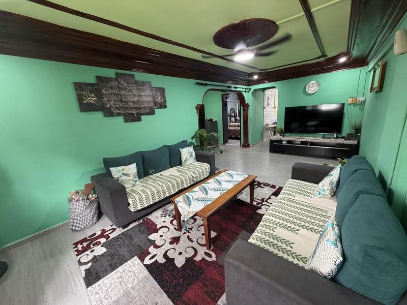 241 Jurong East Street 24, 241 Jurong East Street 24, Boon Lay / Jurong / Tuas, 2 Bedrooms, 904 sqft, HDB Flat For Sale, by Syafiq Rauf, 500263175 - Living Room - PropertyGuru.com.sg