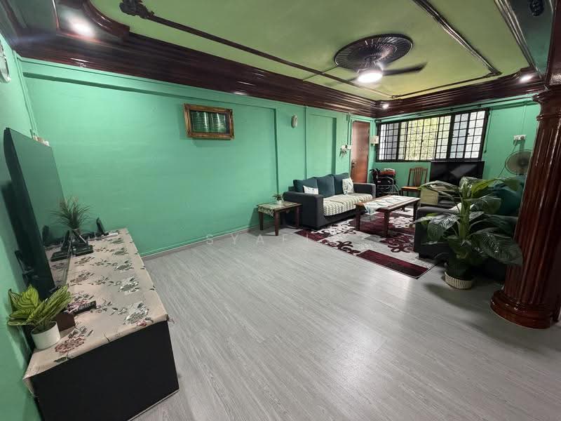 241 Jurong East Street 24, 241 Jurong East Street 24, Boon Lay / Jurong / Tuas, 2 Bedrooms, 904 sqft, HDB Flat For Sale, by Syafiq Rauf, 500263175 - Living Room - PropertyGuru.com.sg