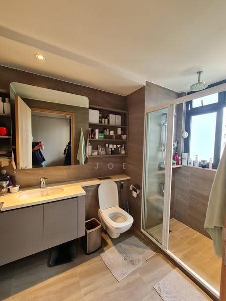 Hundred Palms Residences, 276 Yio Chu Kang Road, Hougang / Punggol / Sengkang, 5 Bedrooms, 1,528 sqft, Condominium For Sale, by Joe Leow, 500263189 - Master Bedroom Bathroom - PropertyGuru.com.sg
