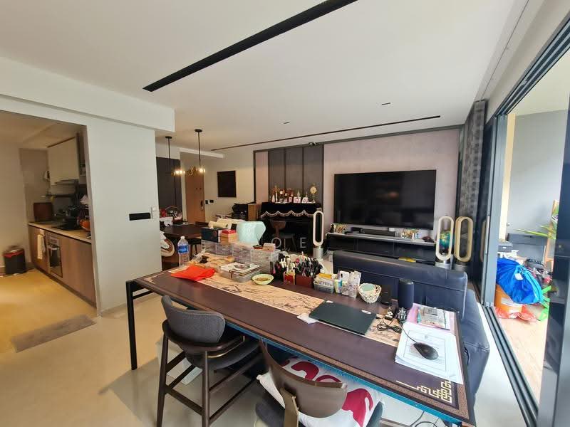 Hundred Palms Residences, 276 Yio Chu Kang Road, Hougang / Punggol / Sengkang, 5 Bedrooms, 1,528 sqft, Condominium For Sale, by Joe Leow, 500263189 - Big Living Room - PropertyGuru.com.sg