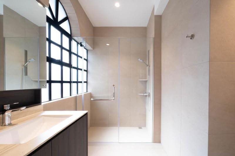 Calin Mansions, 30 Lorong 33 Geylang, Eunos / Geylang / Paya Lebar, 4 Bedrooms, 1,679 sqft, Apartment For Rent, by Cyril Tuzemen, 500263198 - Bathroom - PropertyGuru.com.sg