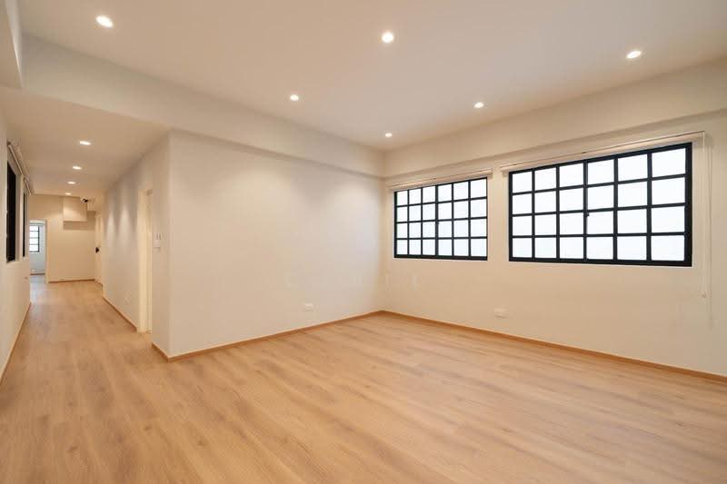 Calin Mansions, 30 Lorong 33 Geylang, Eunos / Geylang / Paya Lebar, 4 Bedrooms, 1,679 sqft, Apartment For Rent, by Cyril Tuzemen, 500263198 - Living Room - PropertyGuru.com.sg
