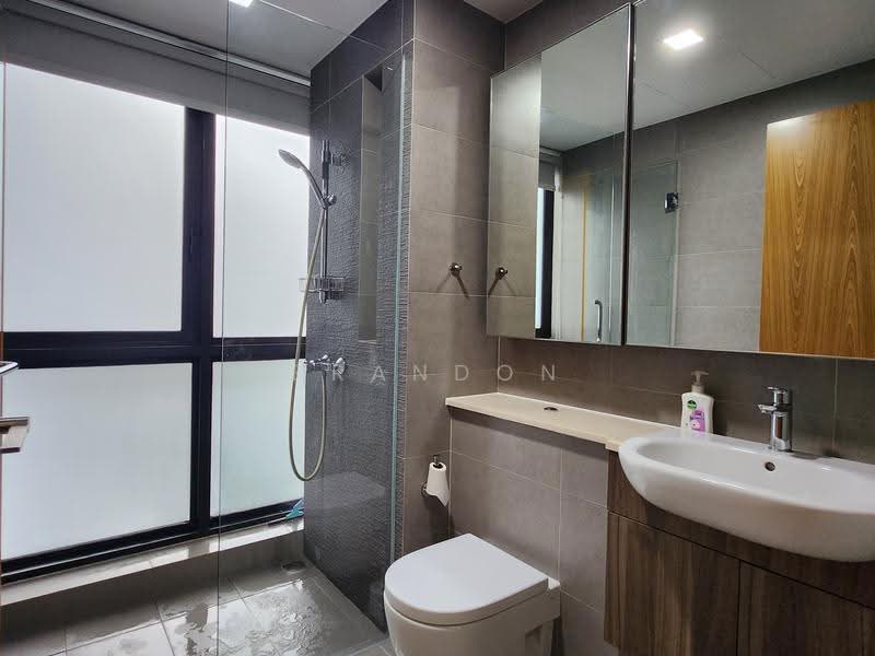 Waterbank at Dakota, 25 Dakota Crescent, Eunos / Geylang / Paya Lebar, 3 Bedrooms, 1,184 sqft, Condominium For Rent, by Brandon Koh, 500263238 - Master Bathroom - PropertyGuru.com.sg