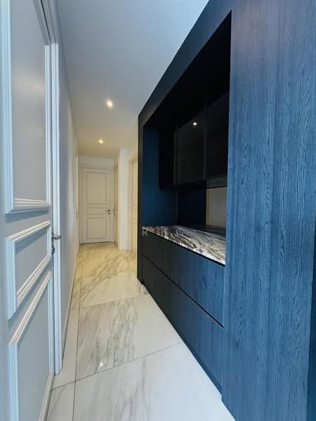 The Trizon, 8 Ridgewood Close, Tanglin / Holland / Bukit Timah, 4 Bedrooms, 1,959 sqft, Condominium For Rent, by Eric Lim, 500263241 - Corridor - PropertyGuru.com.sg