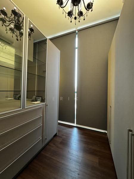 The Trizon, 8 Ridgewood Close, Tanglin / Holland / Bukit Timah, 4 Bedrooms, 1,959 sqft, Condominium For Rent, by Eric Lim, 500263241 - Master Attic Wardrobe - PropertyGuru.com.sg