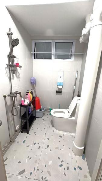 409 Pandan Gardens, 409 Pandan Gardens, Boon Lay / Jurong / Tuas, Room Rental, 120 sqft, HDB Flat For Rent, by Steven Choo, 500263247 - Bathroom - PropertyGuru.com.sg