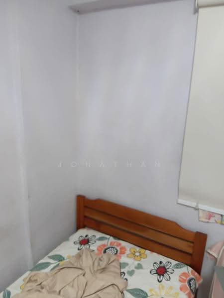 826 Tampines Street 81, 826 Tampines Street 81, Pasir Ris / Tampines, Room Rental, 150 sqft, HDB Flat For Rent, by Jonathan Tay, 500263263 - Bedroom - PropertyGuru.com.sg