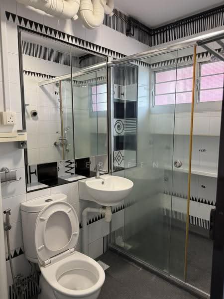 747 Pasir Ris Street 71, 747 Pasir Ris Street 71, Pasir Ris / Tampines, 3 Bedrooms, 1,367 sqft, HDB Flat For Rent, by Shermeen Chow, 500263266 - Bathroom - PropertyGuru.com.sg