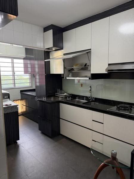 747 Pasir Ris Street 71, 747 Pasir Ris Street 71, Pasir Ris / Tampines, 3 Bedrooms, 1,367 sqft, HDB Flat For Rent, by Shermeen Chow, 500263266 - Kitchen - PropertyGuru.com.sg